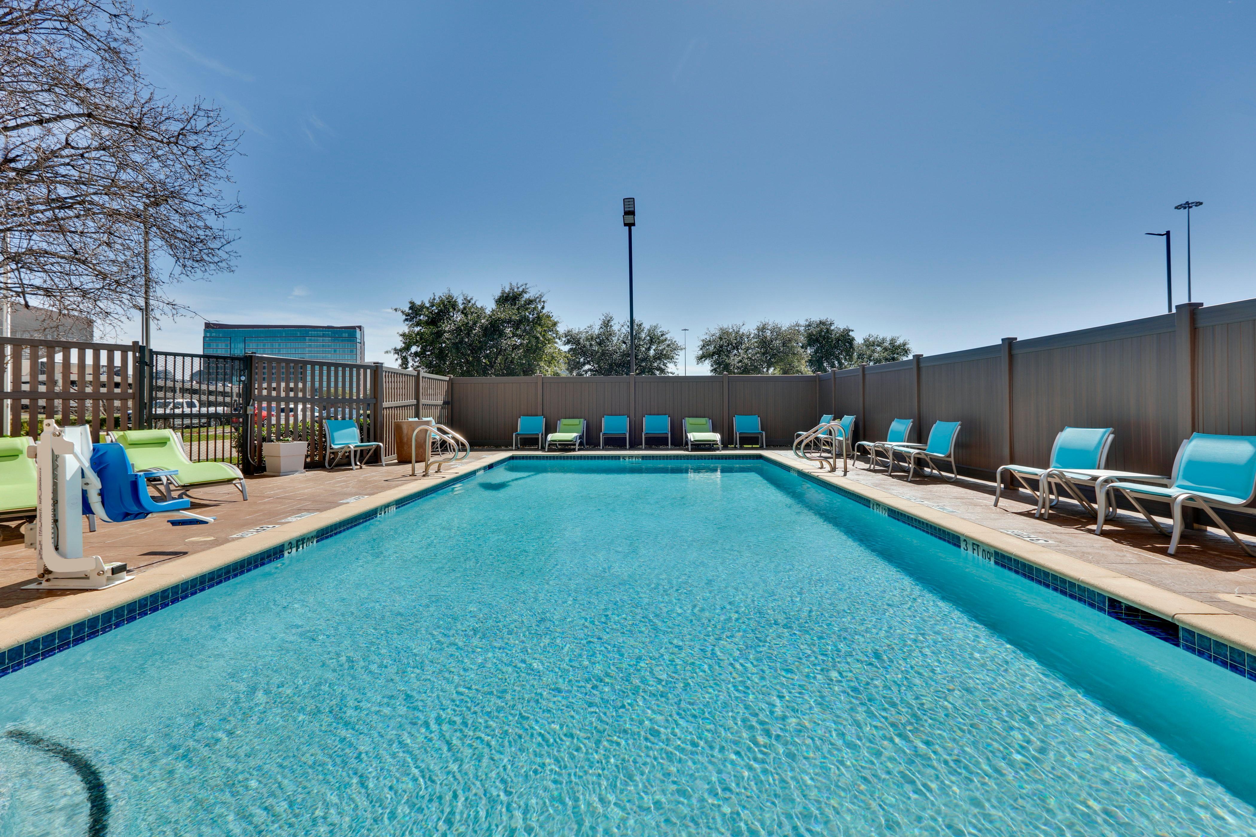 Holiday Inn Express & Suites Irving Conv Ctr - Las Colinas By Ihg Extérieur photo