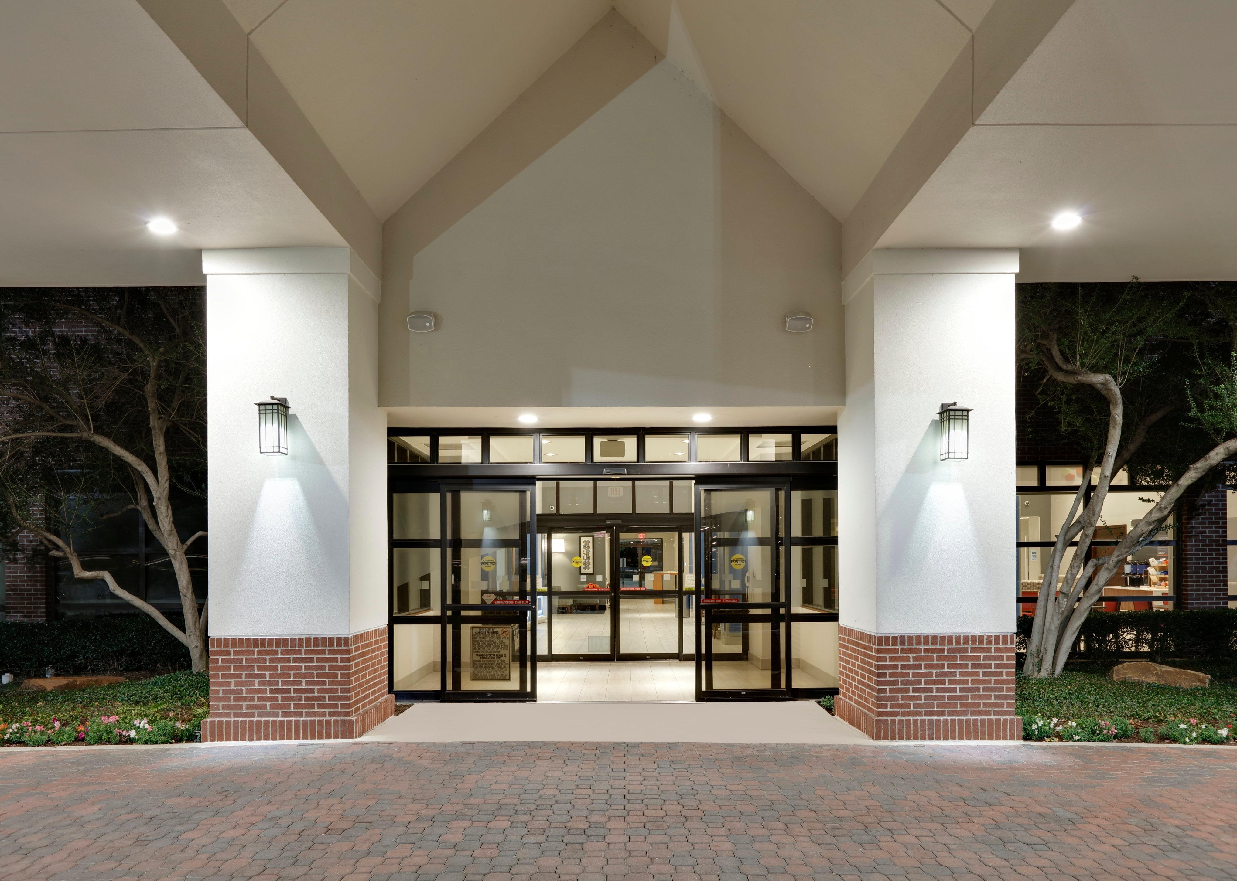 Holiday Inn Express & Suites Irving Conv Ctr - Las Colinas By Ihg Extérieur photo