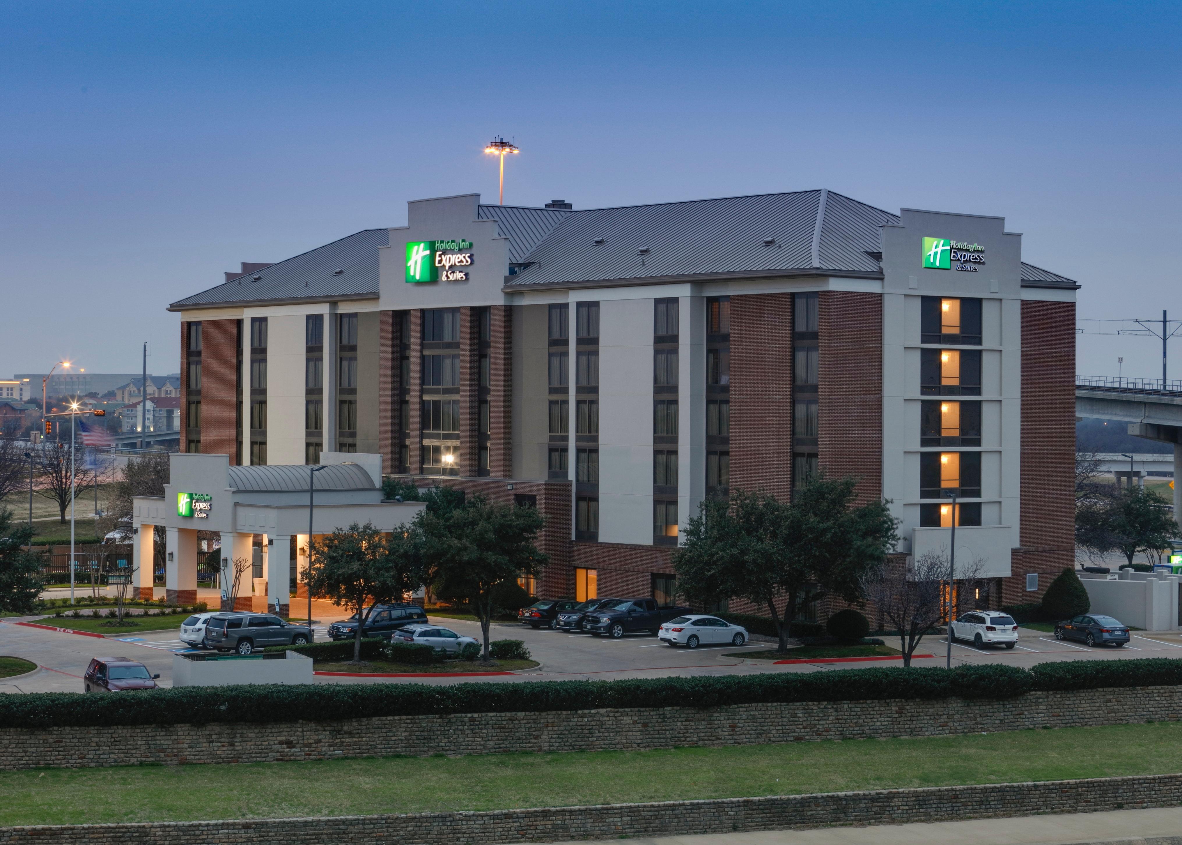 Holiday Inn Express & Suites Irving Conv Ctr - Las Colinas By Ihg Extérieur photo